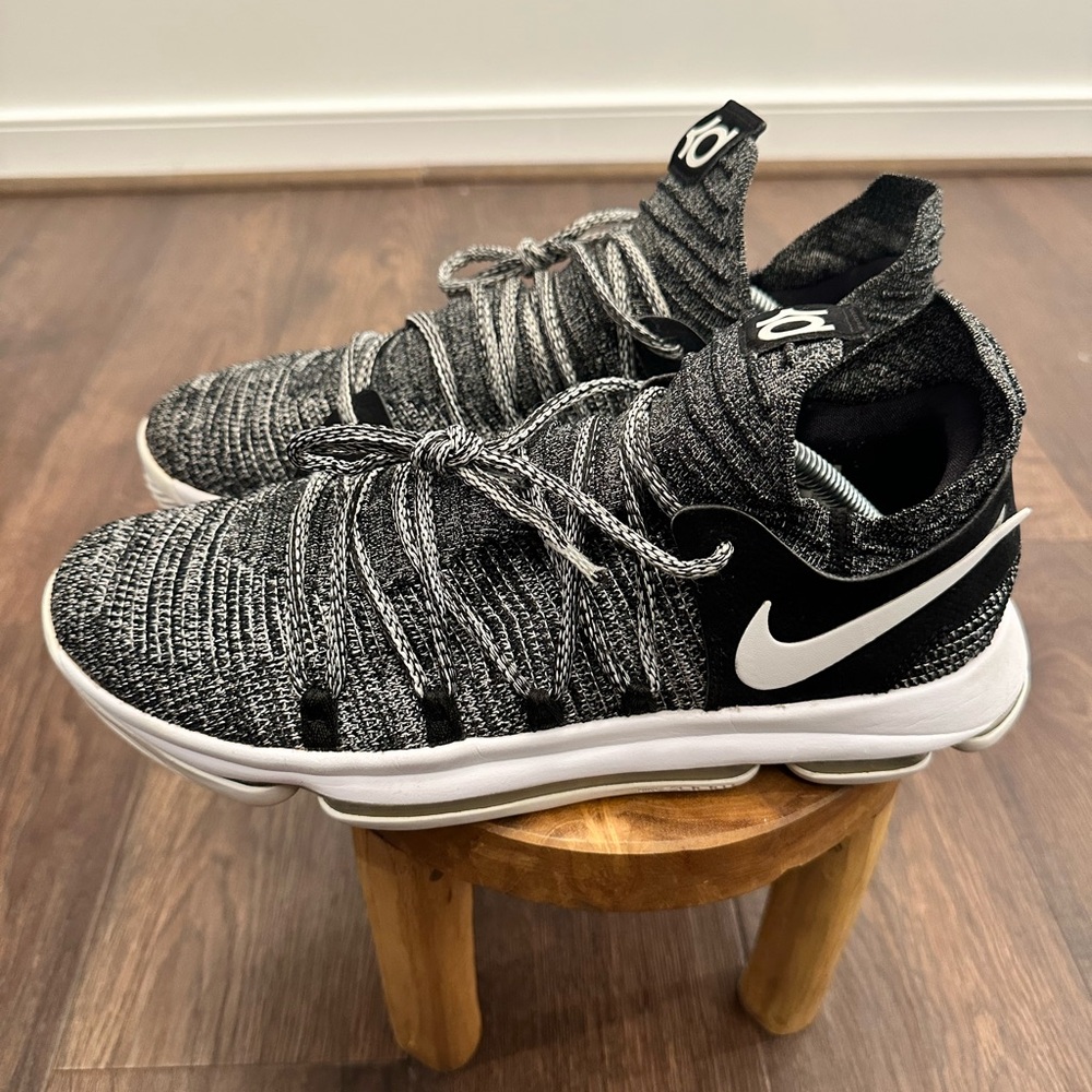 Nike Zoom Men’s Kevin Durant Basketball Sneakers, Size 11